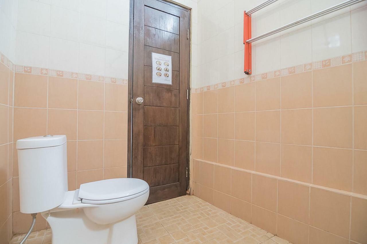 ホテル レッドドアーズ ニア ジャティナンゴール タウン スクエア Jatinangor エクステリア 写真
